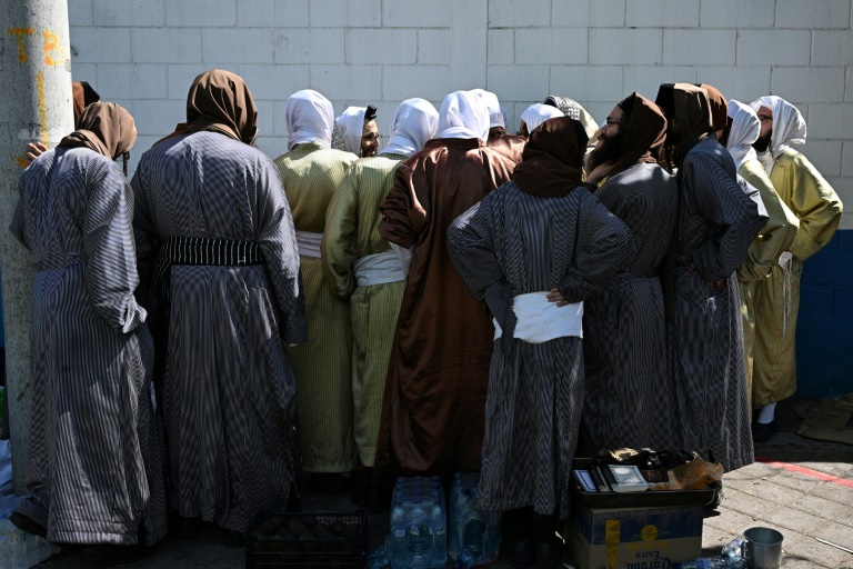 Familias piden les devuelvan a niños rescatados de secta judía en Guatemala Familias piden les devuelvan a niños rescatados de secta judía en Guatemala