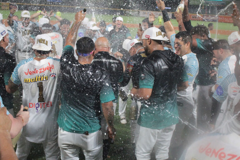 Moisés Gómez remolcó cuatro carreras para clasificar a Bravos y Navegantes