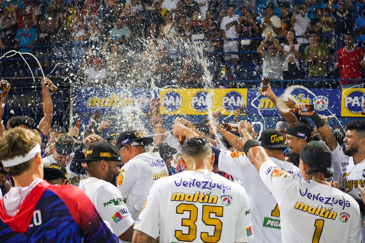 Tigres atacó sin piedad a Leones y avanzó al Round Robin Tigres atacó sin piedad a Leones y avanzó al Round Robin