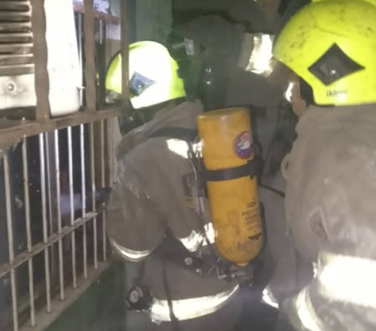 Bomberos de Caroní atendió dos incendios de residencias en víspera de Navidad Bomberos de Caroní atendió dos incendios de residencias en víspera de Navidad