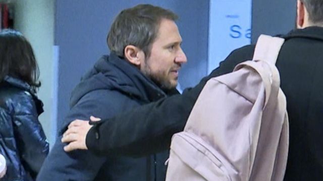 Manuel Martos, hijo de Raphael, acude al hospital a visitar al cantante Manuel Martos, hijo de Raphael, acude al hospital a visitar al cantante