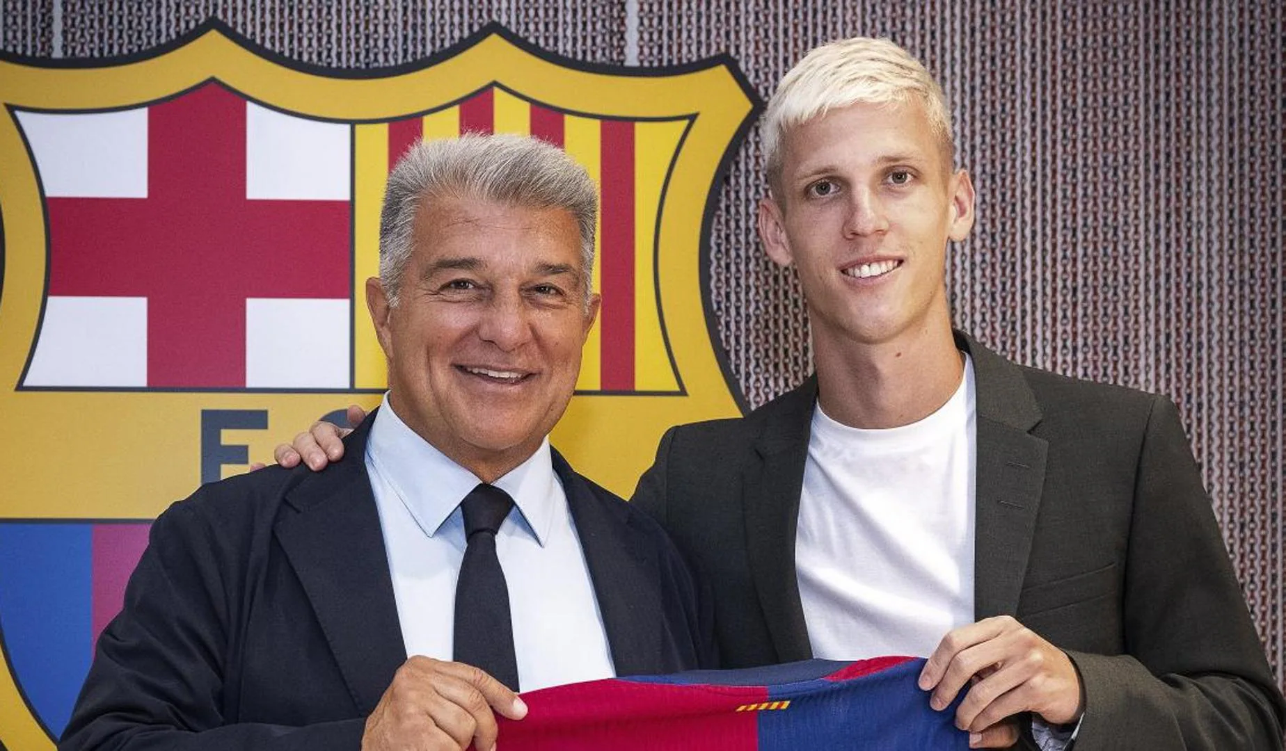 Laporta ultima la fórmula para poder inscribir a Dani Olmo y Pau Víctor Laporta ultima la fórmula para poder inscribir a Dani Olmo y Pau Víctor