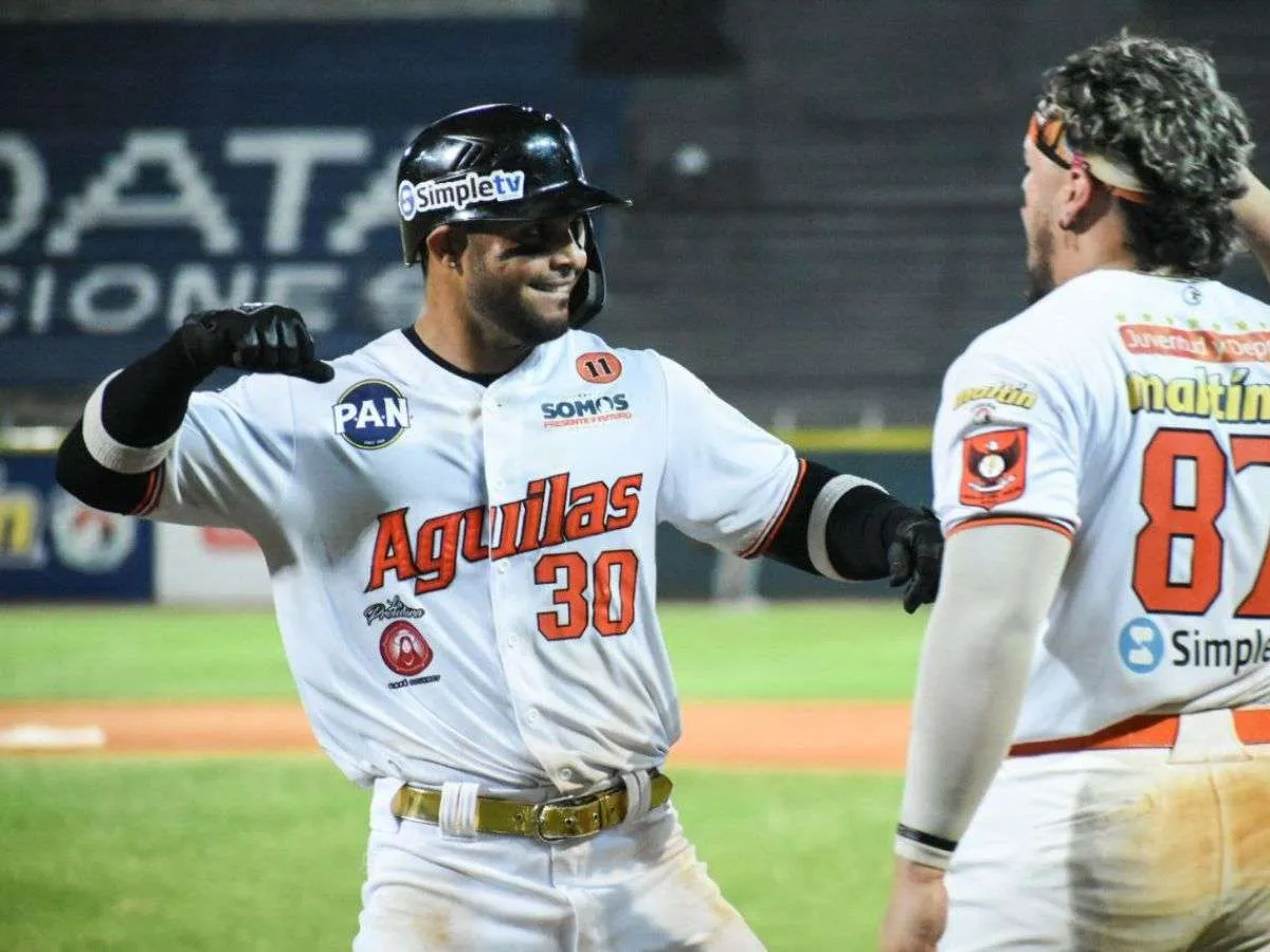 Ángel Reyes se vistió de héroe en triunfo rapaz Ángel Reyes se vistió de héroe en triunfo rapaz