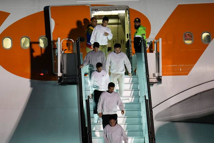 Llegan a Venezuela 178 migrantes deportados de EEUU en avión enviado por gobierno de Maduro Llegan a Venezuela 178 migrantes deportados de EEUU en avión enviado por gobierno de Maduro