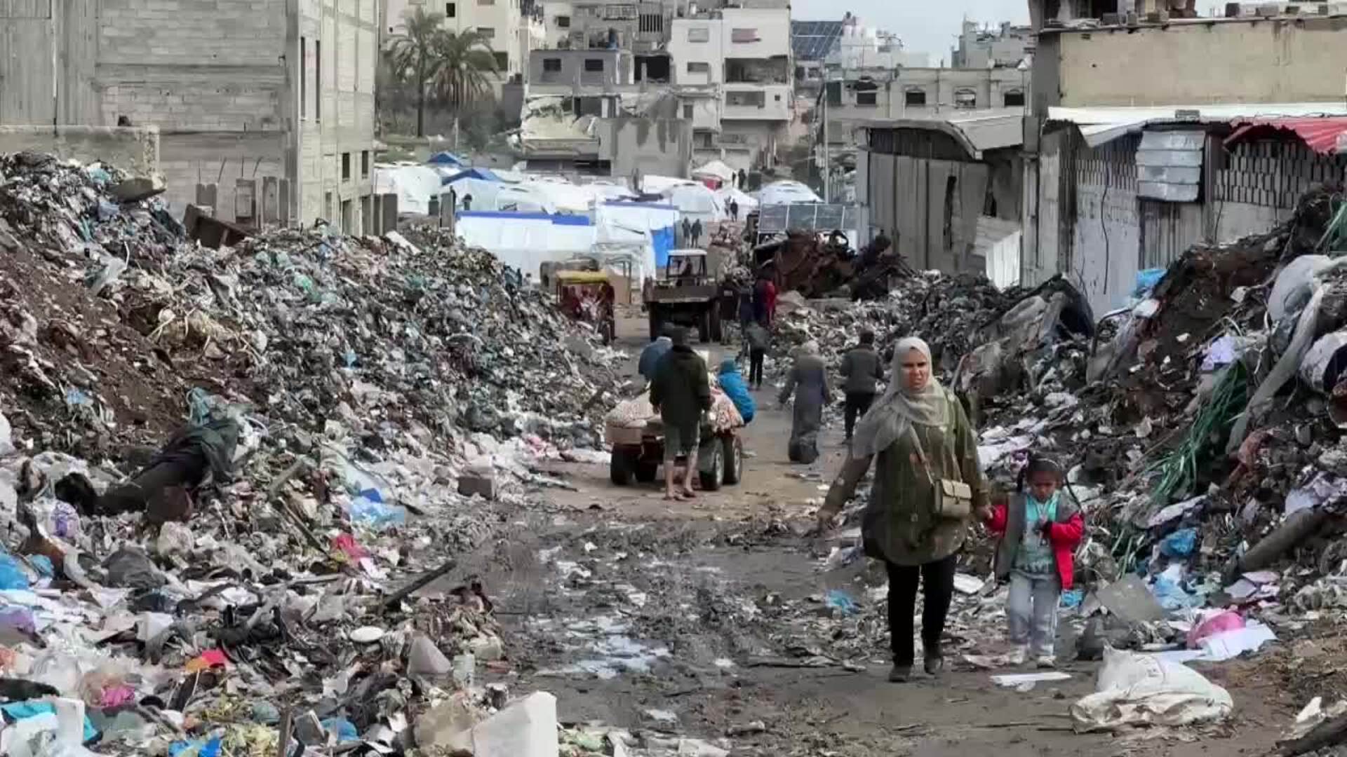 Los ataques israelíes han provocado el desplazamiento de 125.000 palestinos en la Franja de Gaza Los ataques israelíes han provocado el desplazamiento de 125.000 palestinos en la Franja de Gaza