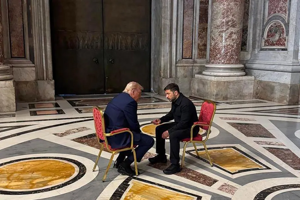 Zelenski, Trump y el misterio de la tercera silla en San Pedro del Vaticano