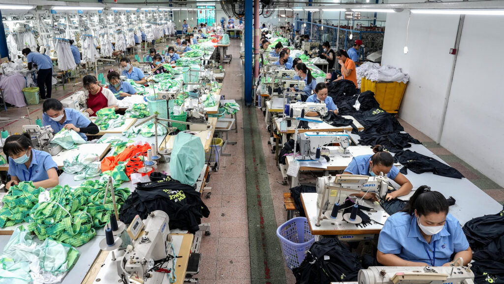 China busca crear una coalición contra Trump, pero enfrenta recelo