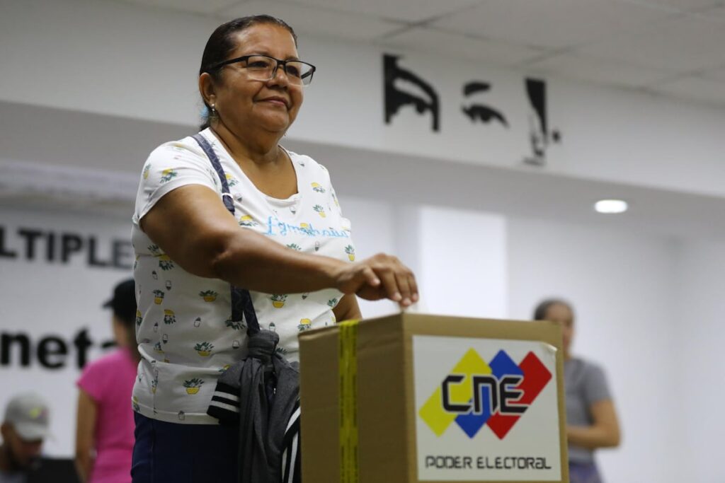 El chavismo celebra en un contexto de apatía política una consulta por proyectos comunales El chavismo celebra en un contexto de apatía política una consulta por proyectos comunales