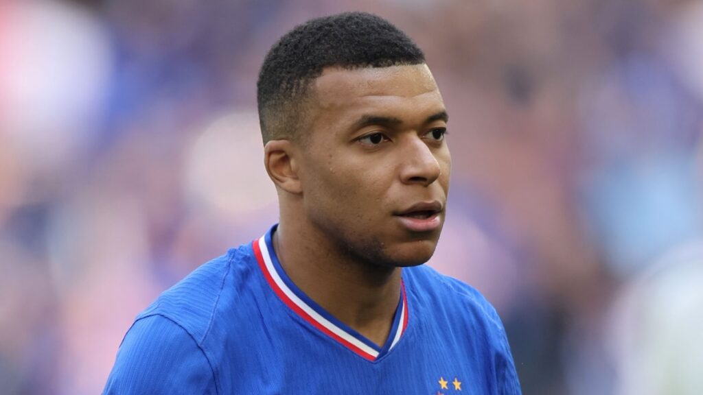 Kylian Mbappé, jugador del Real Madrid, hospitalizado en Miami Kylian Mbappé, jugador del Real Madrid, hospitalizado en Miami