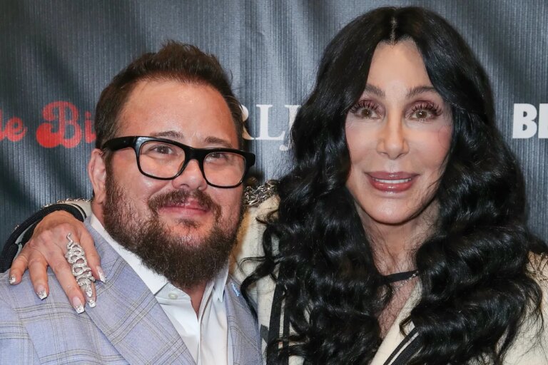 La tensa relación de Cher con sus hijos: del día que echó a Chaz de casa por lesbiana (ahora trans) a la adicción de Elijah a las drogas desde los 11 años