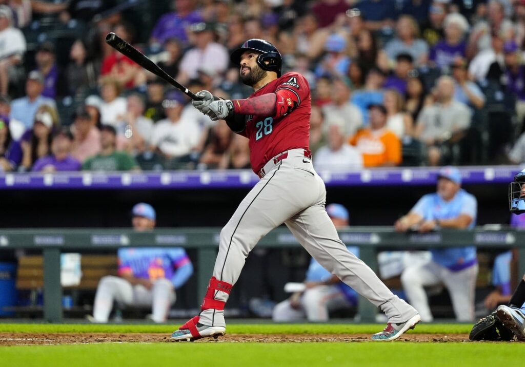 Los D-backs reciben un impulso en las alturas y buscan barrer a los Rockies Los D-backs reciben un impulso en las alturas y buscan barrer a los Rockies