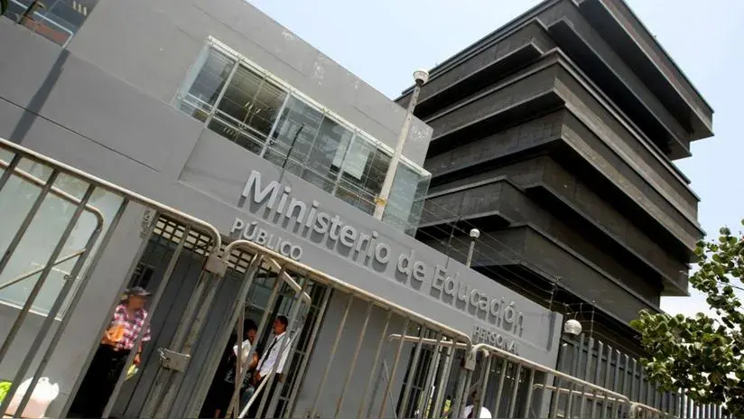clases en colegios de Lima este lunes serán presenciales y solo una institución las dará en remoto clases en colegios de Lima este lunes serán presenciales y solo una institución las dará en remoto