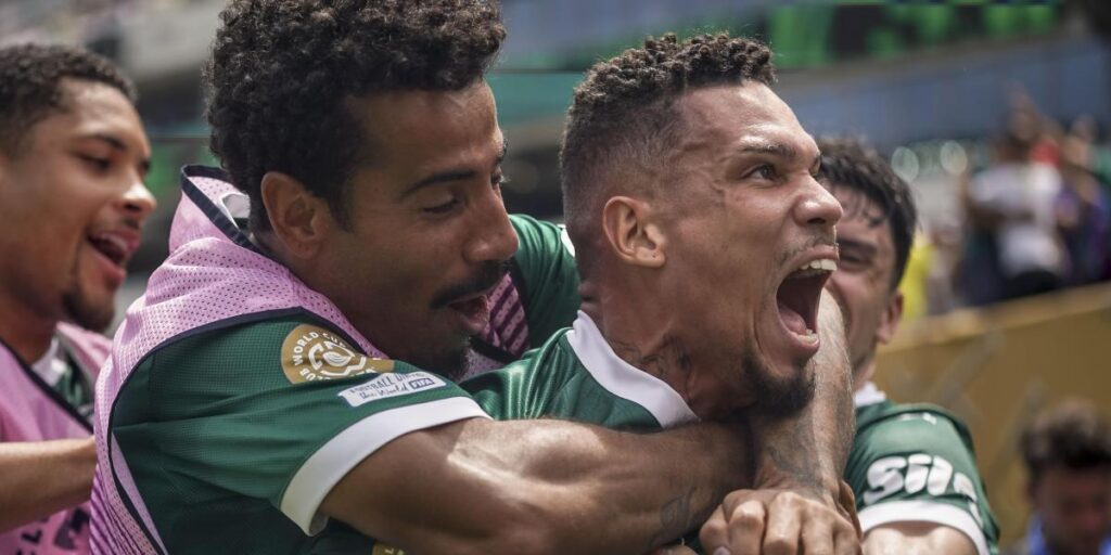 Paulinho se viste de Estevao Paulinho se viste de Estevao