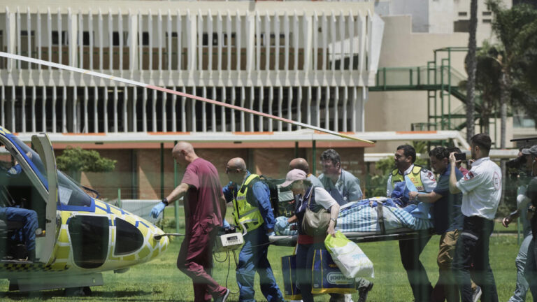 Hospital en Israel es alcanzado por misil iraní; Israel responde con ataques a objetivos nucleares en Irán