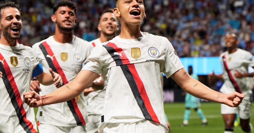 El golazo del Diablito Echeverri para el Manchester City en su primer partido como titular :: Olé El golazo del Diablito Echeverri para el Manchester City en su primer partido como titular :: Olé