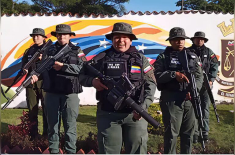 Militares femeninas lanzan campaña contra María Corina Machado