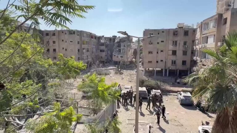 Irán bombardea las localidades israelíes de Ramat Gan y Holón y deja al menos 3 heridos