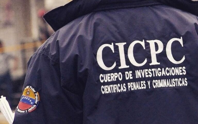 Hombre asesinó a machetazos a su expareja e hijastros