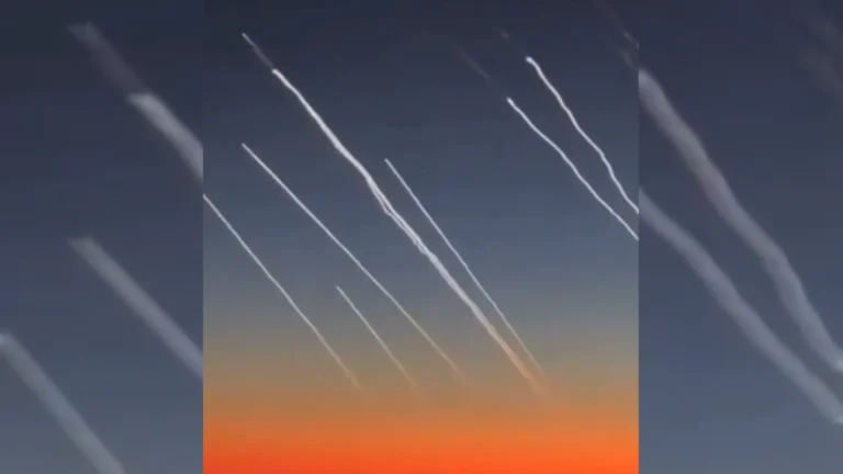 El momento en el que los pasajeros de un avión de Dubai son testigos de los misiles lanzados por Irán a Israel en pleno vuelo