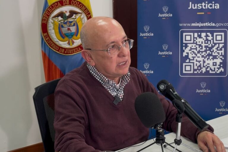 Eduardo Montealegre defiende decreto de consulta popular