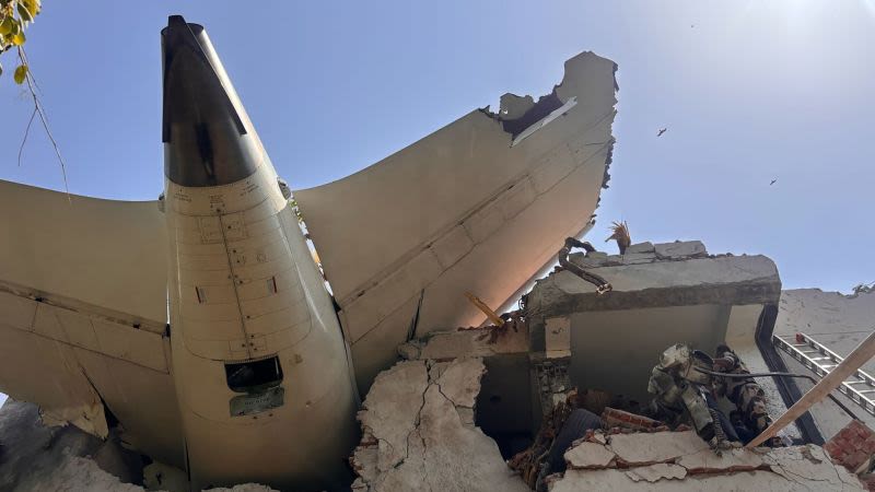 ¿Cómo se estrelló el avión de Air India? Del despegue a la recuperación de la caja negra del vuelo ¿Cómo se estrelló el avión de Air India? Del despegue a la recuperación de la caja negra del vuelo