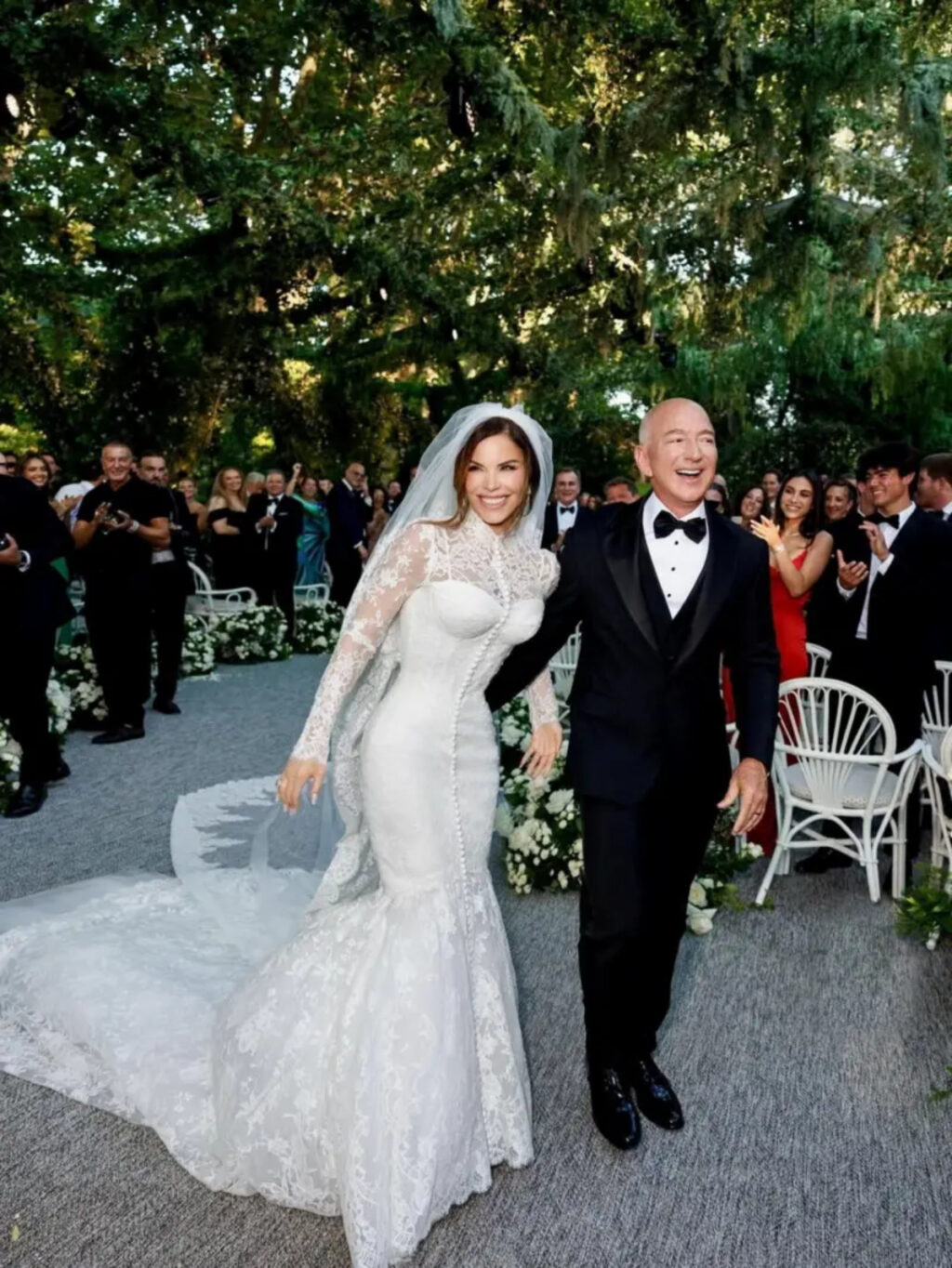 La boda de Jeff Bezos terminó con baile de máscaras y sin Lady Gaga La boda de Jeff Bezos terminó con baile de máscaras y sin Lady Gaga
